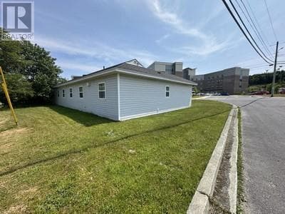 28 EARLES LANE — photo 2