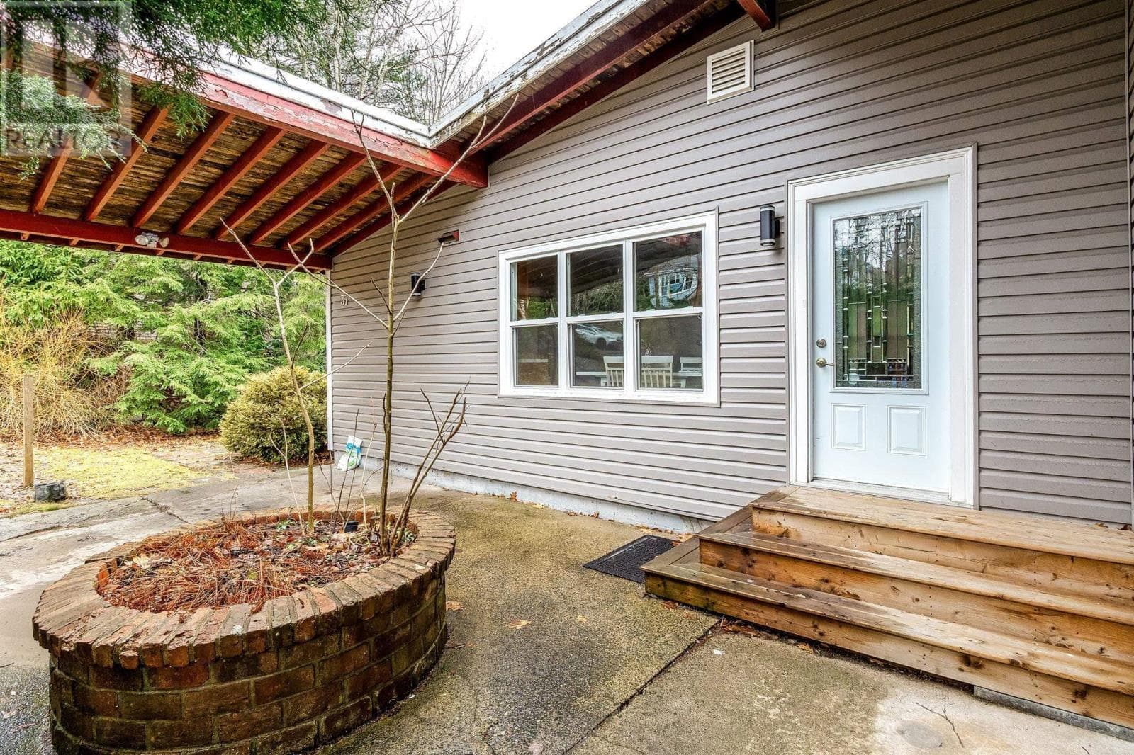 37 SHERBROOKE DRIVE — photo 3