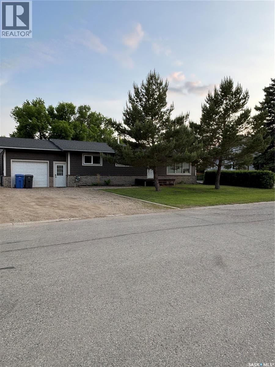 845 PROSPECT AVENUE, Saskatchewan — photo 2