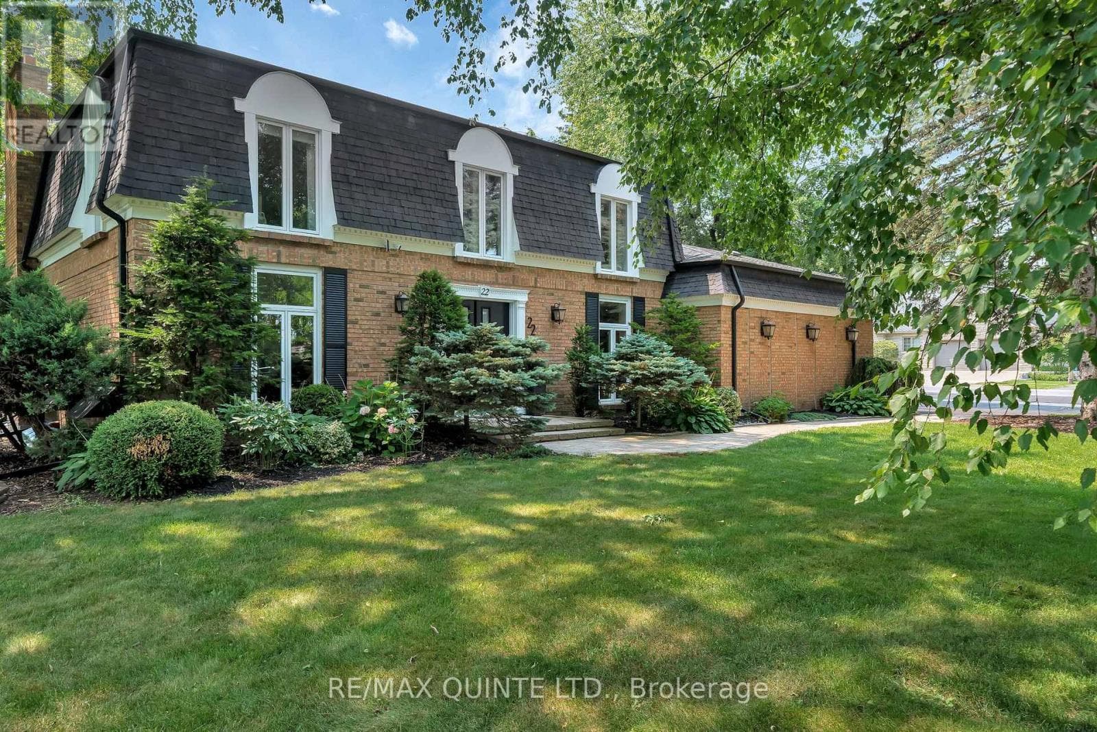 22 FOREST HILL CRESCENT in 