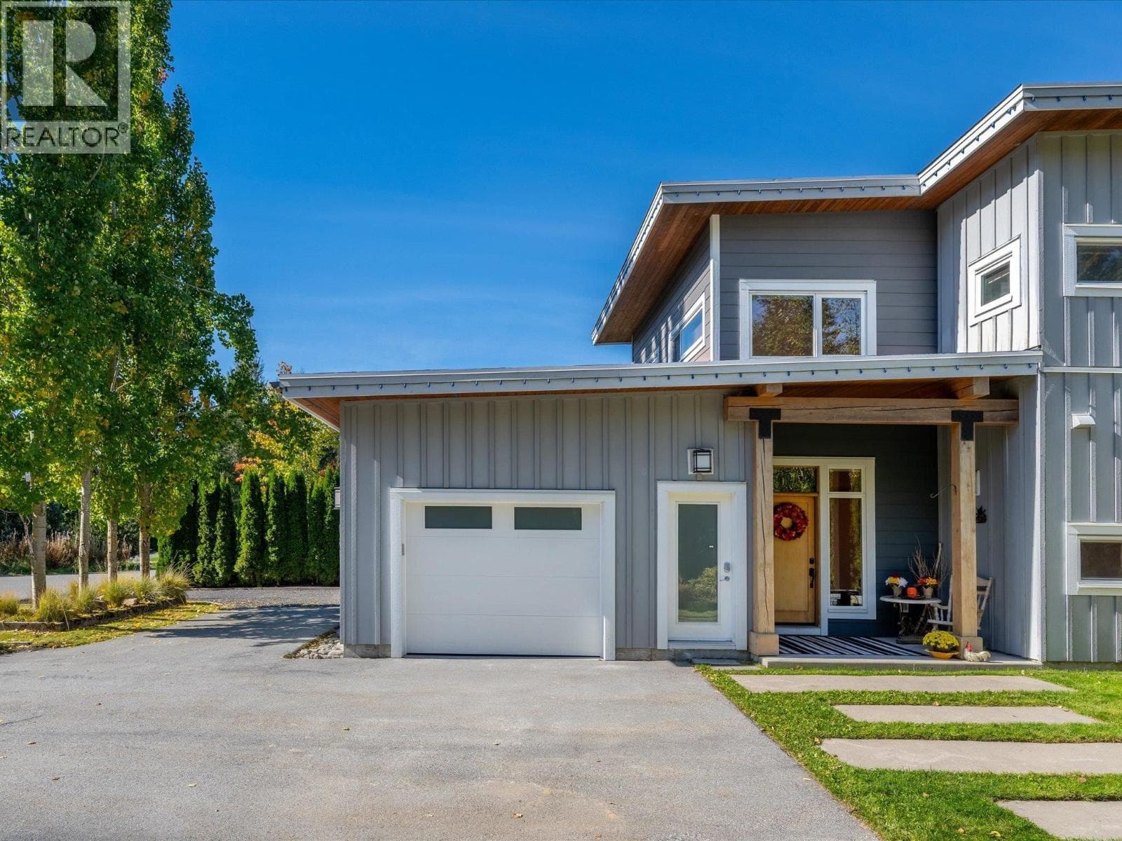1087 MADELEY PLAZA — photo 4