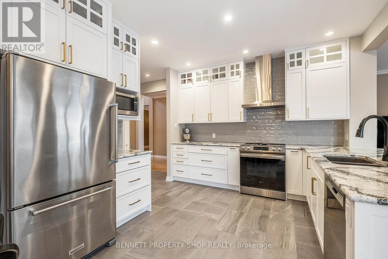 578 DEVONWOOD CIRCLE — photo 5
