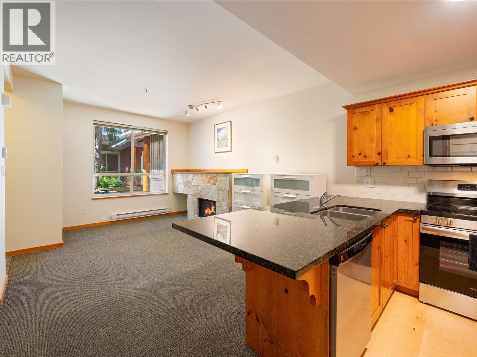 24 4385 NORTHLANDS BOULEVARD — photo 4