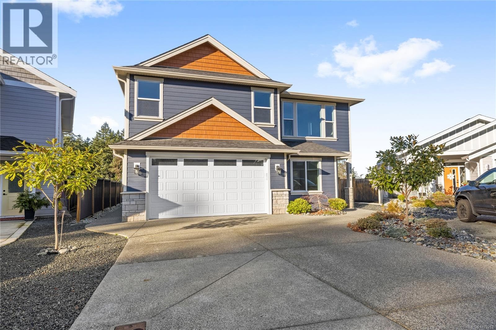 1348 LANGARA DRIVE — photo 2
