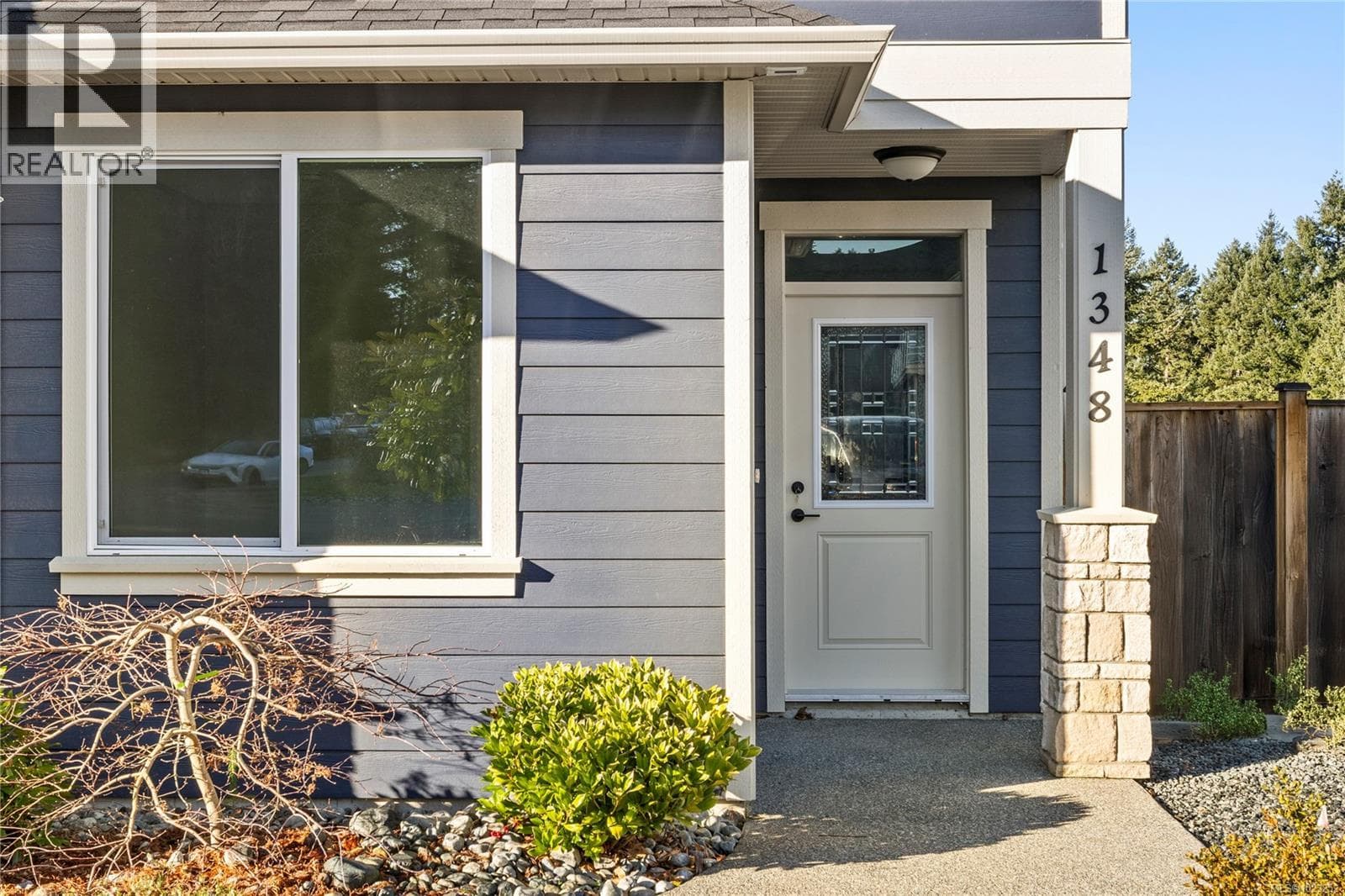 1348 LANGARA DRIVE — photo 5