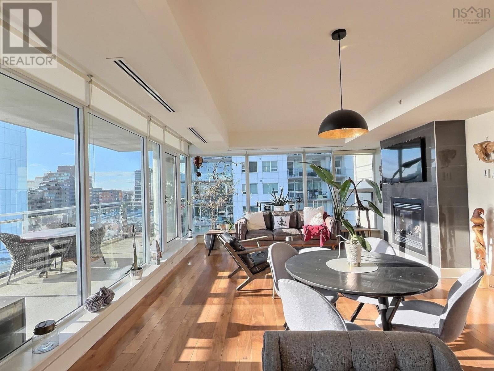 706 31 Kings Wharf Place — photo 5