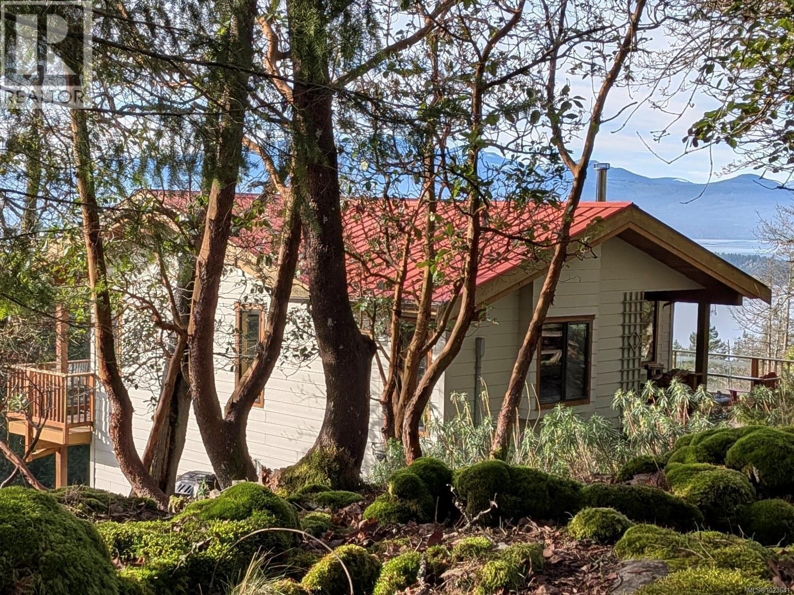 248 Suneagle Dr — photo 2