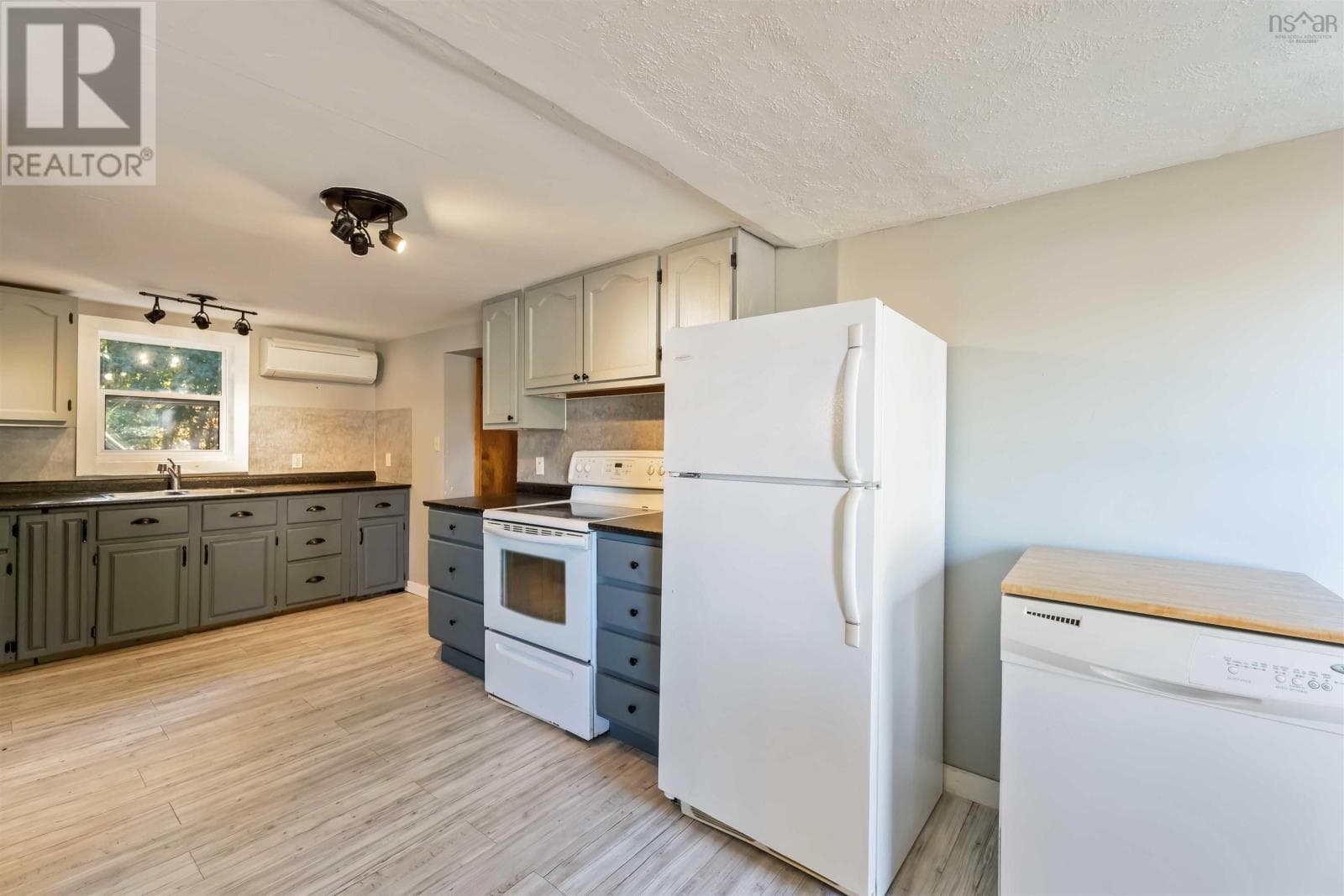 736 CAMBRIDGE ROAD — photo 5