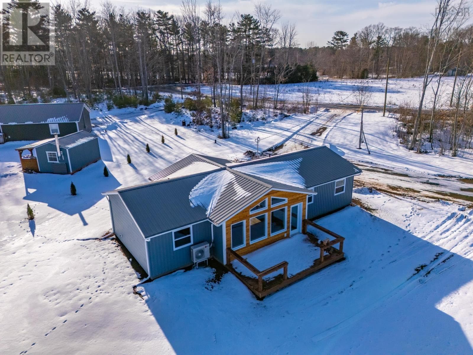 668 Whitman Road — photo 3