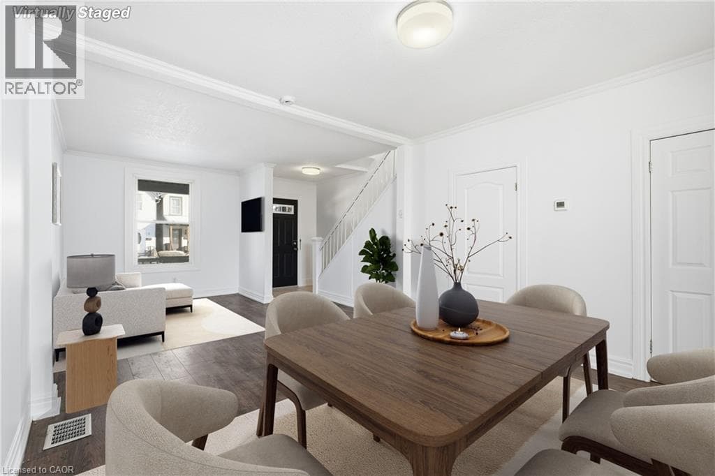 12 ROXBOROUGH AVENUE — photo 4