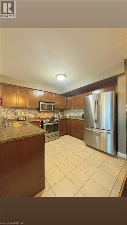 252 BERRY STREET, Brantford — photo 4