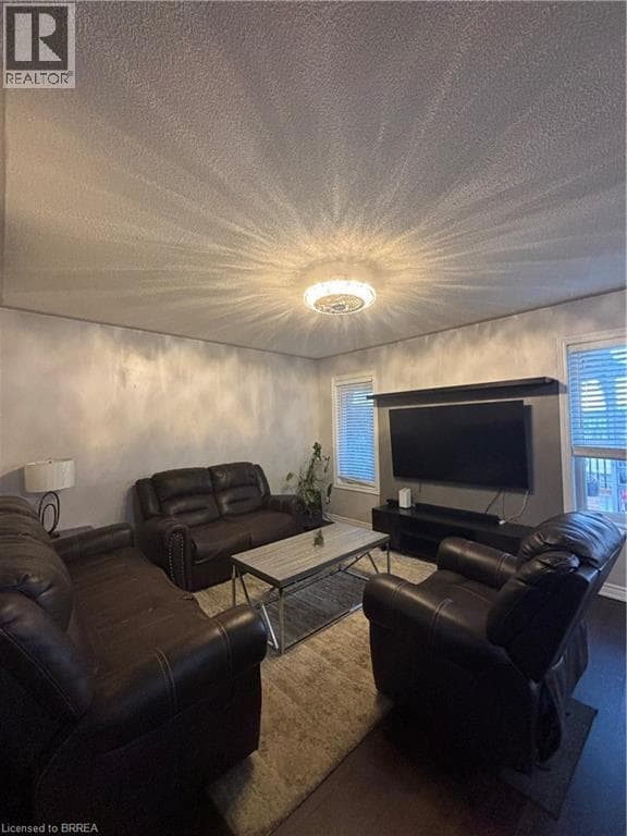 252 BERRY STREET, Brantford — photo 2