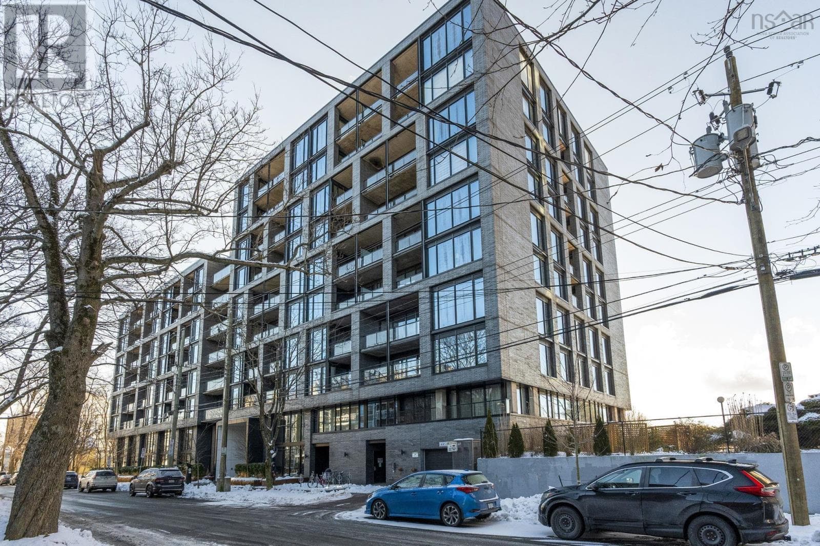 612 1048 Wellington Street — photo 2