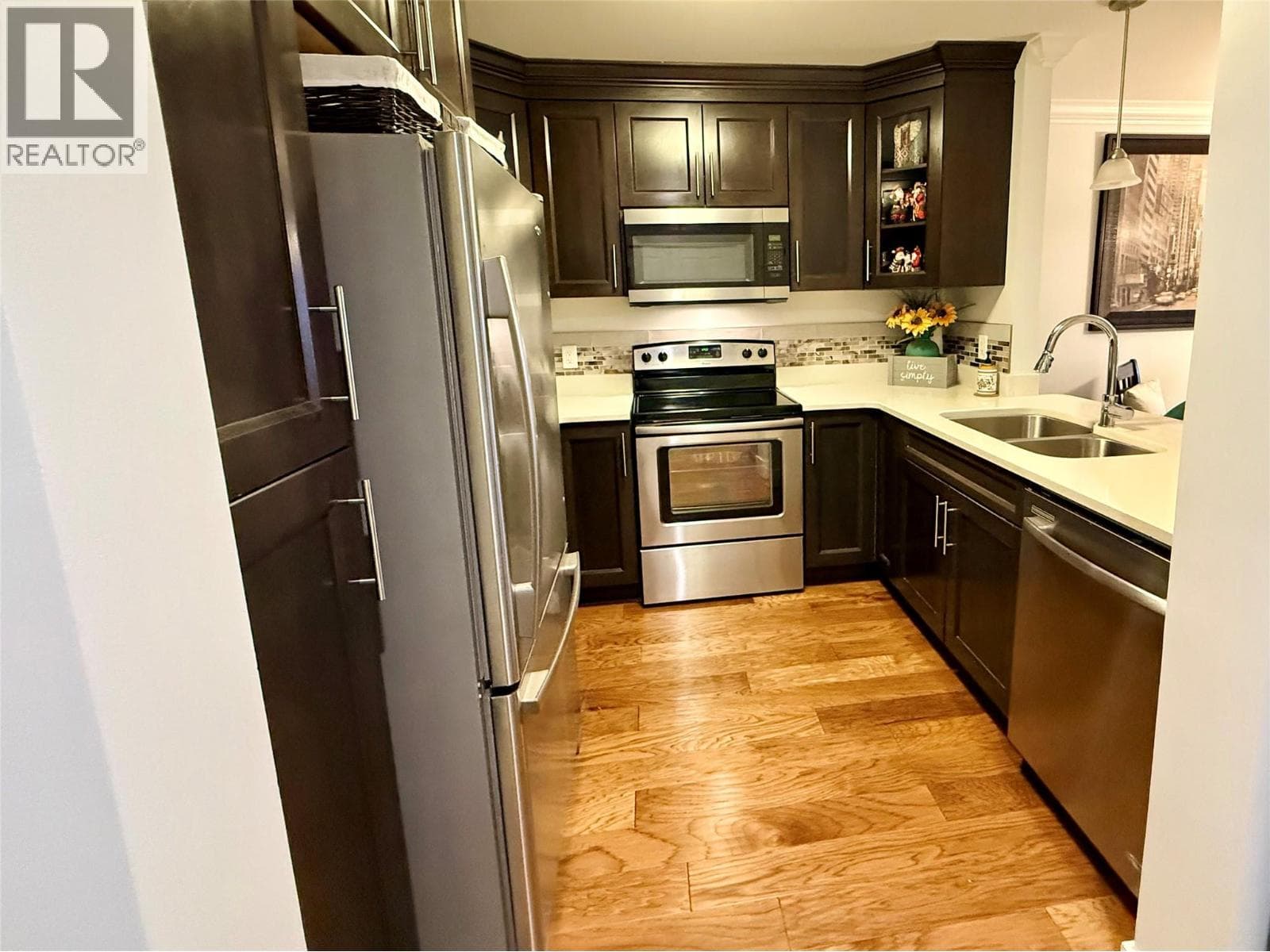 330 4 Avenue SE Unit# 403 — photo 2