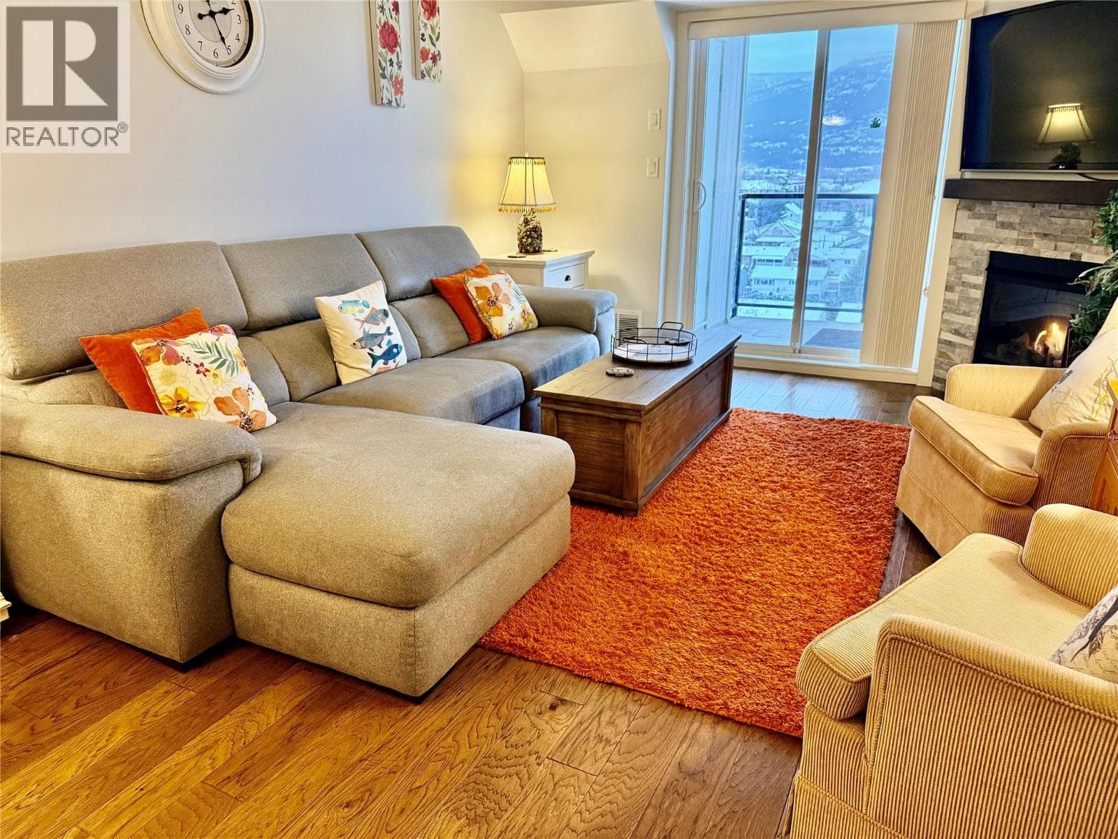 330 4 Avenue SE Unit# 403 — photo 5