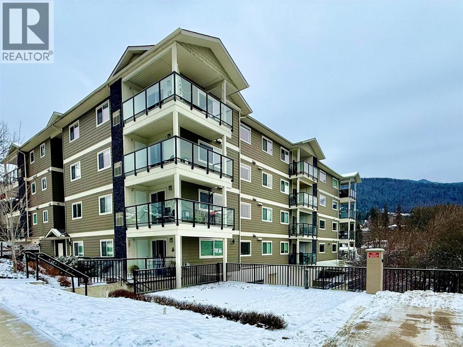330 4 Avenue SE Unit# 403 in 