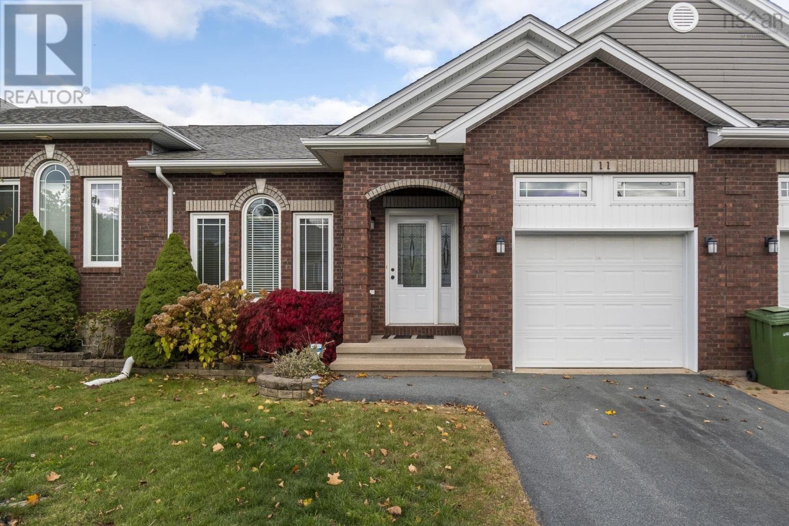 11 KIRKWOOD COURT — photo 2