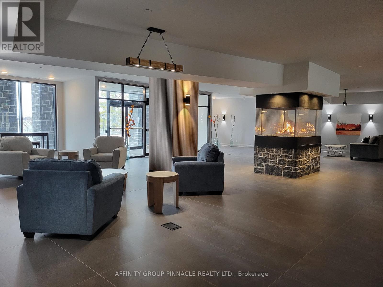 201 - 99 LOUISA STREET — photo 5