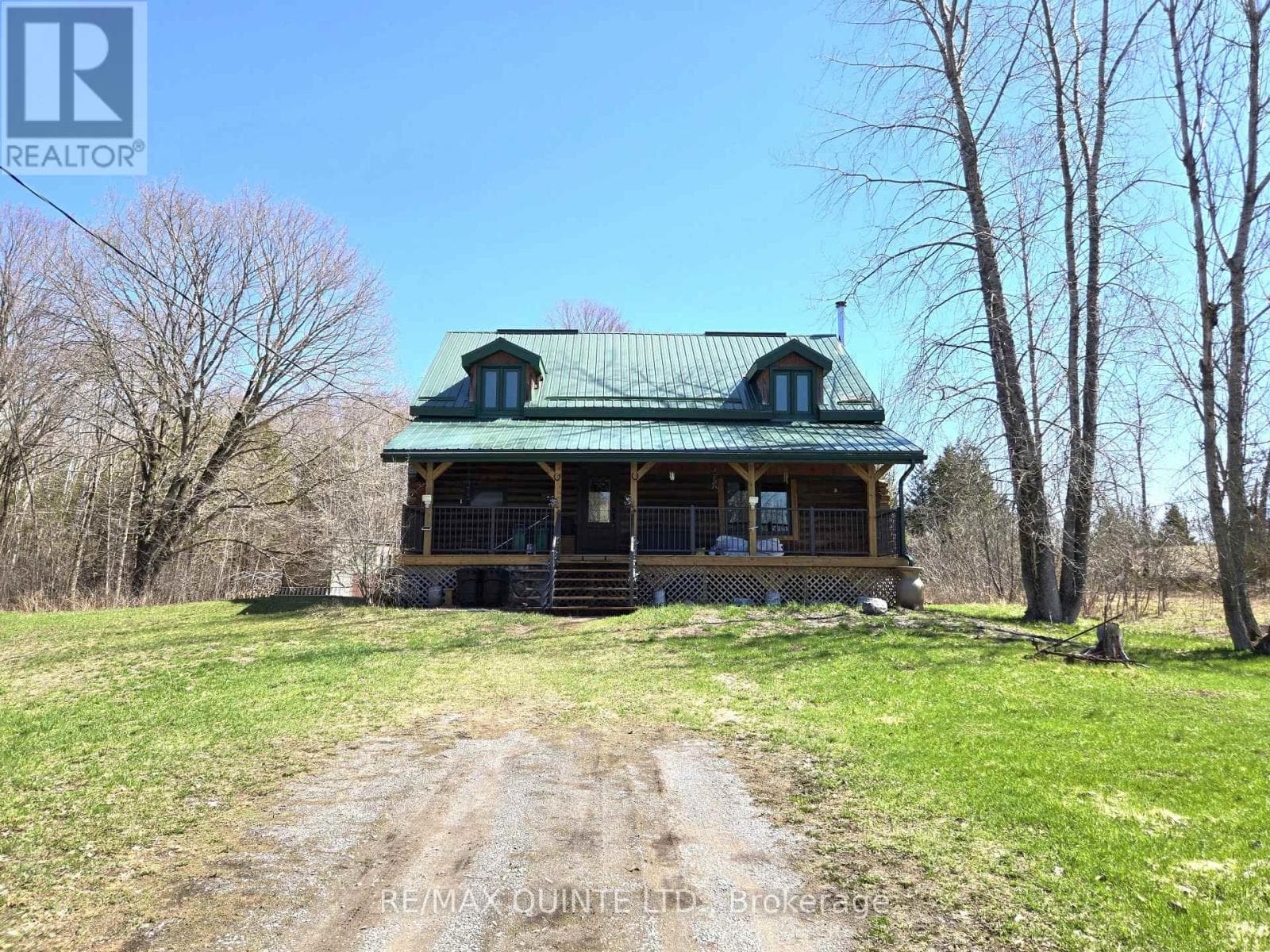 20 THOMPSON ROAD — photo 2