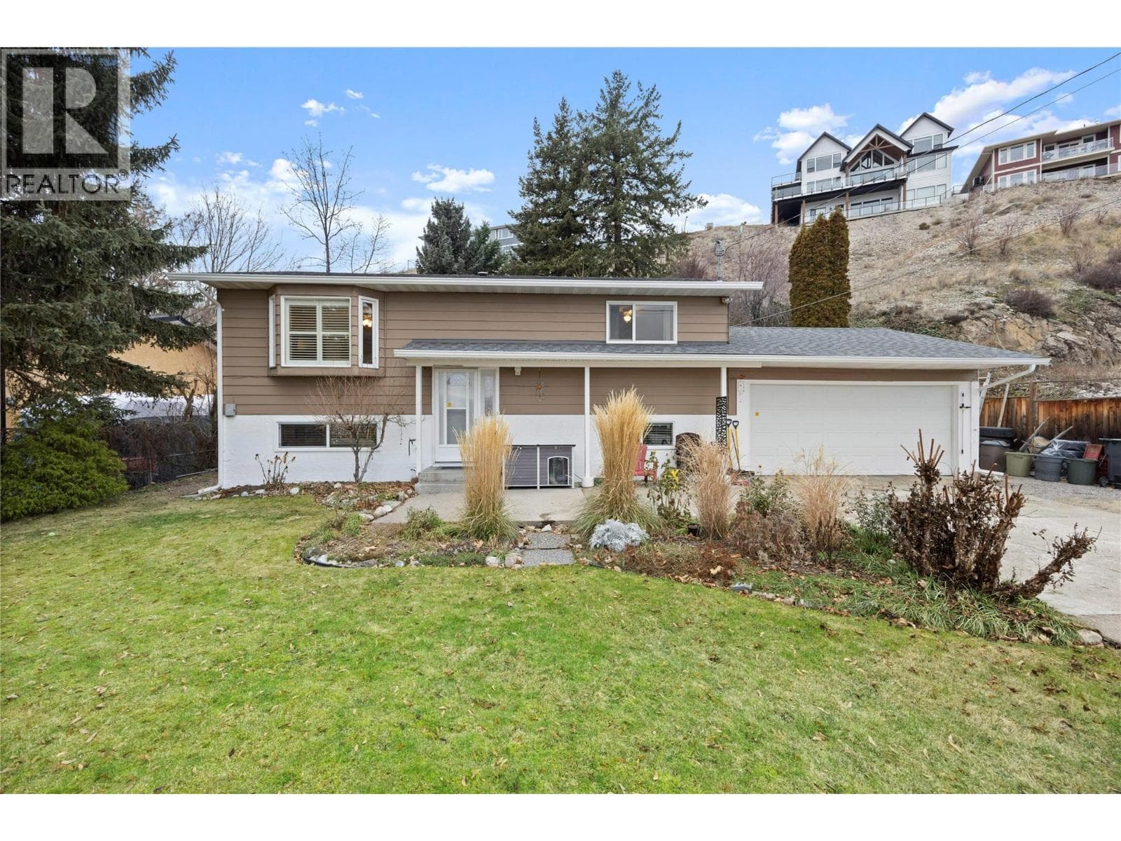 5882 VICTORIA STREET in 