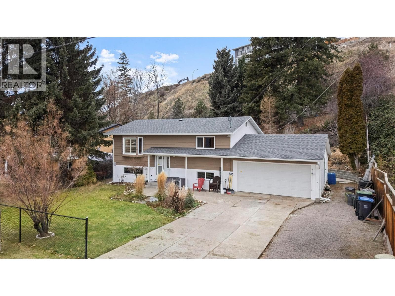 5882 VICTORIA STREET — photo 5
