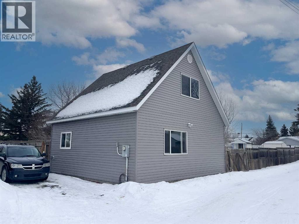 21 3 Avenue W in