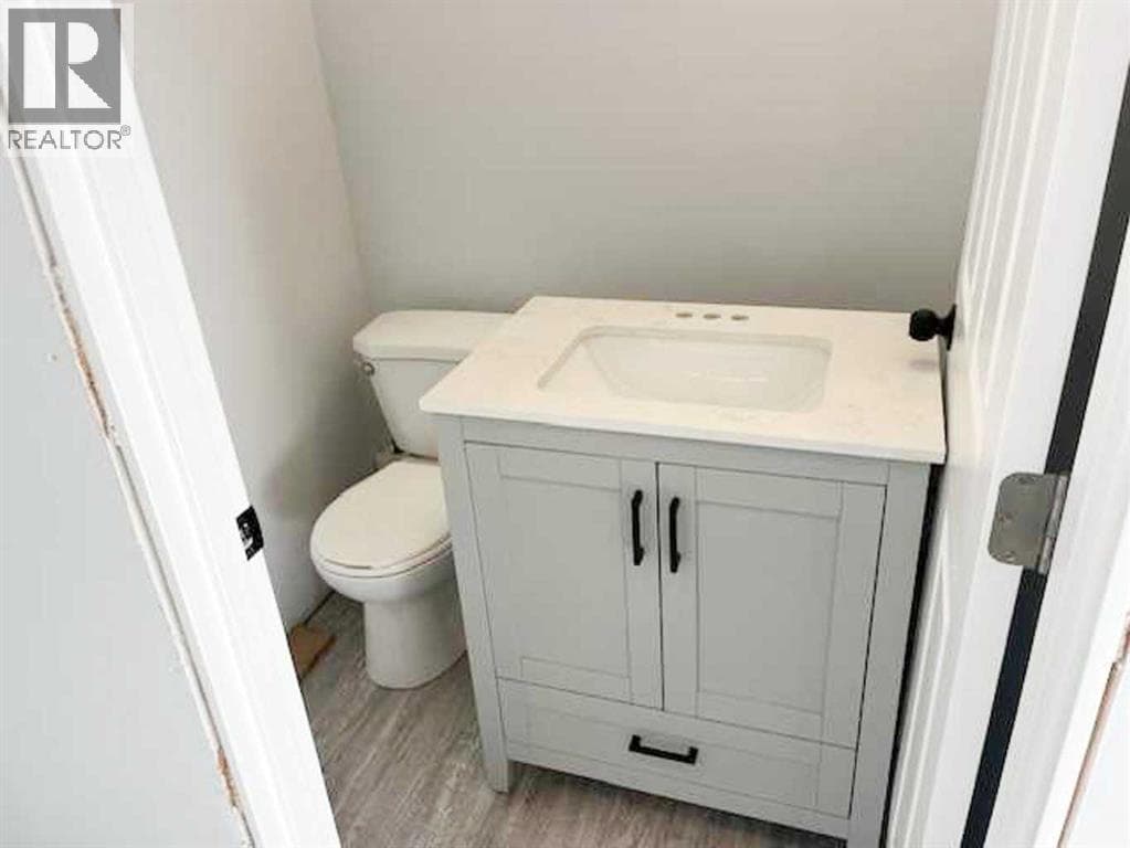 21 3 Avenue W — photo 3