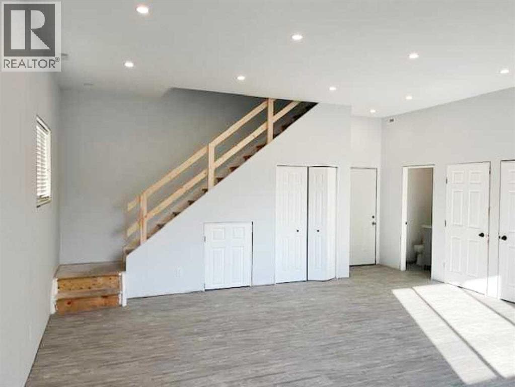 21 3 Avenue W — photo 4
