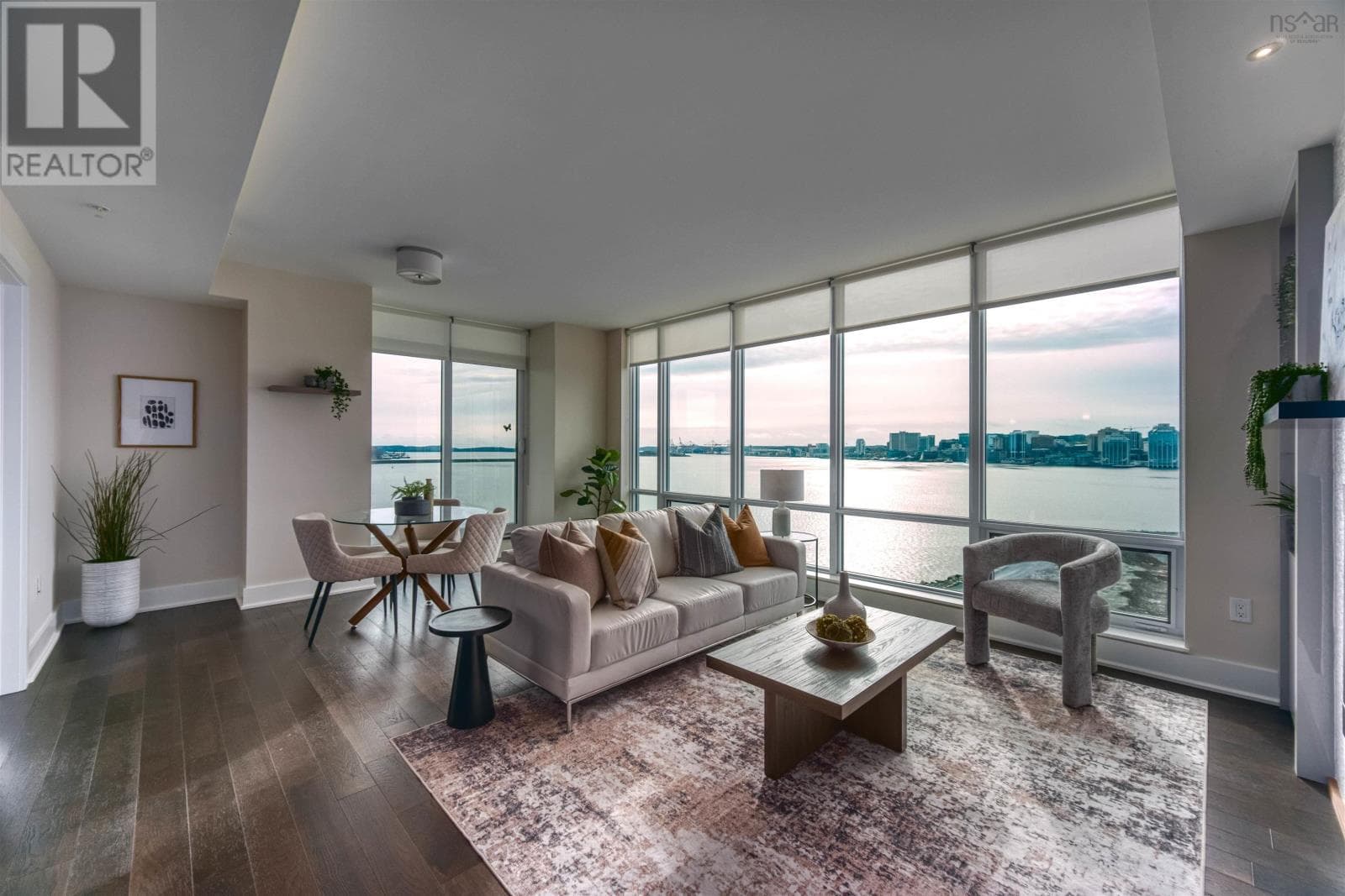 1003 67 Kings Wharf Place — photo 2