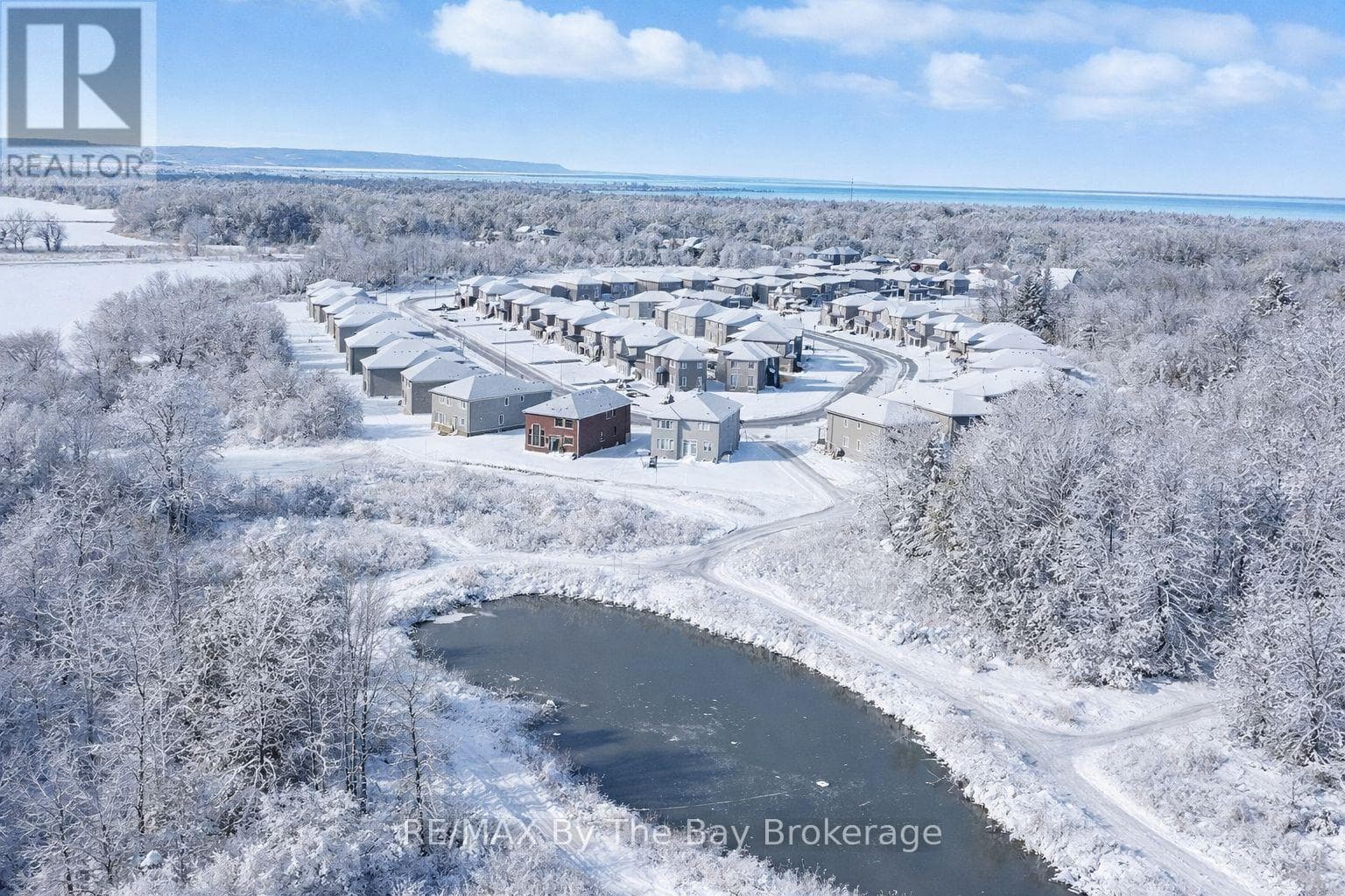 50 AMBER DRIVE — photo 3