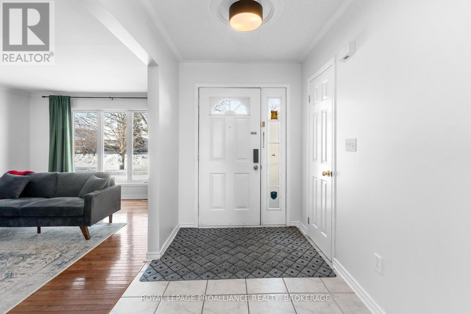 343 SUNRISE CRESCENT — photo 4
