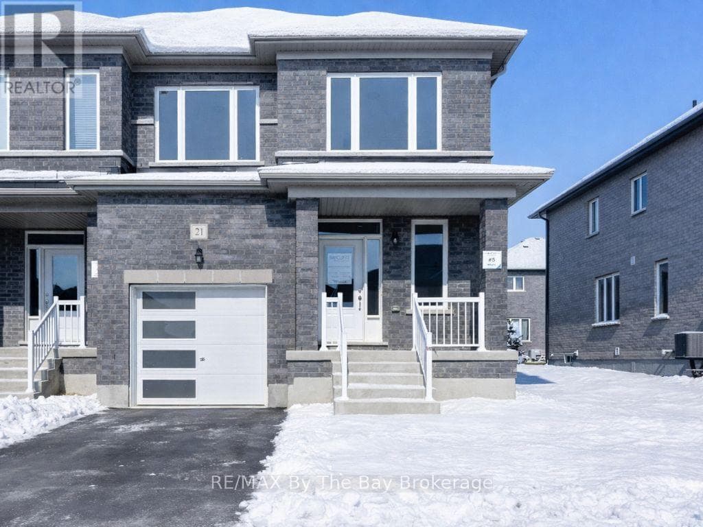 21 LISA STREET — photo 2