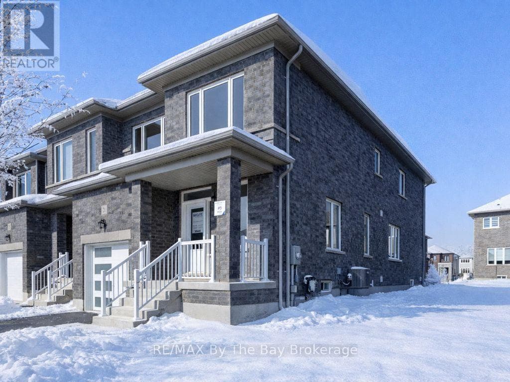 21 LISA STREET — photo 3