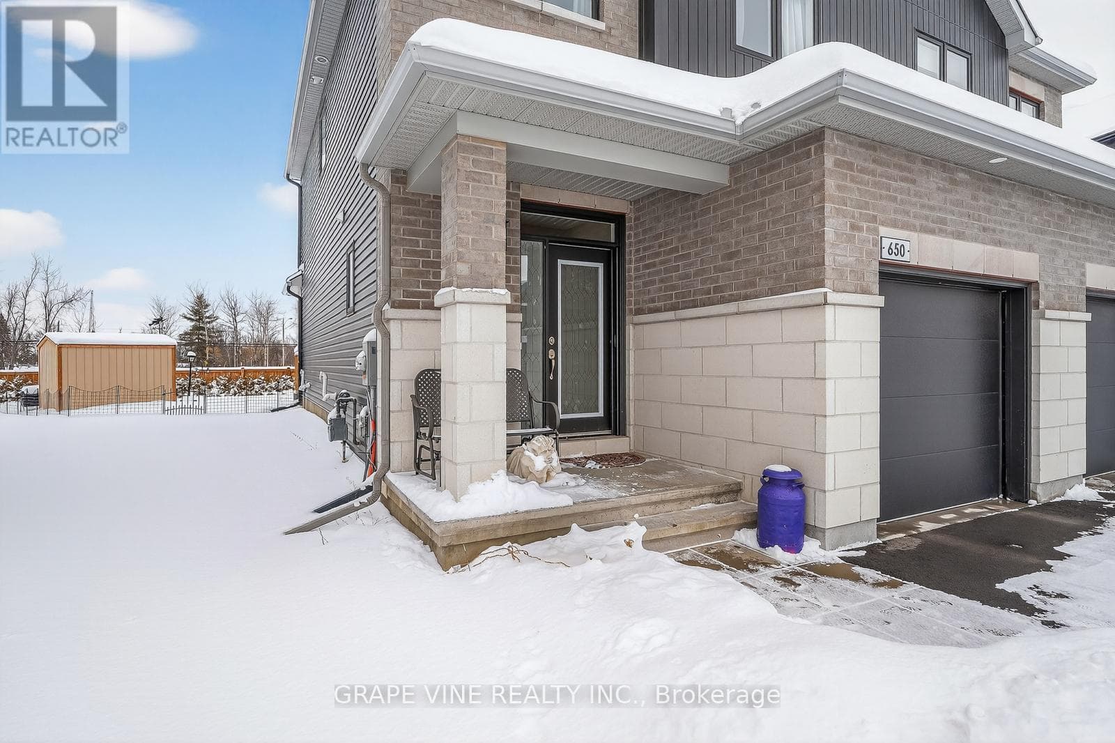 650 FISHER STREET — photo 3