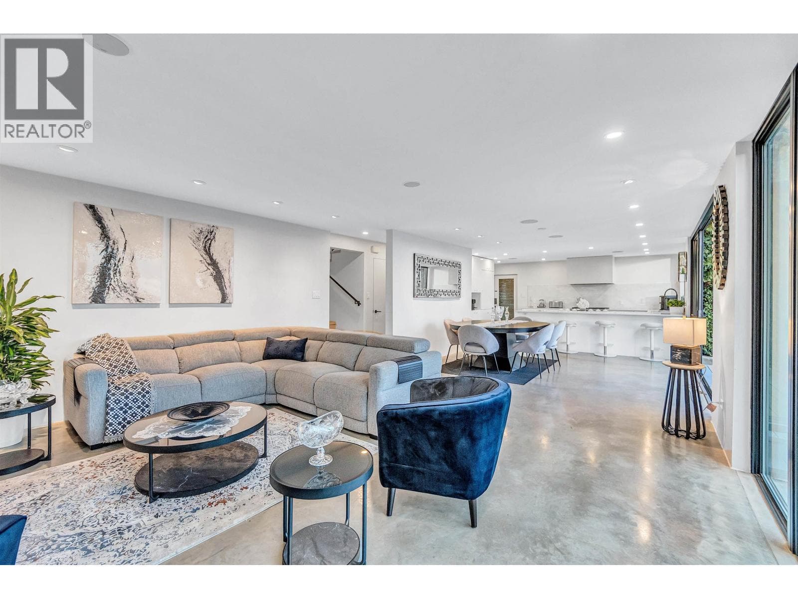 2234 PALMERSTON AVENUE — photo 3