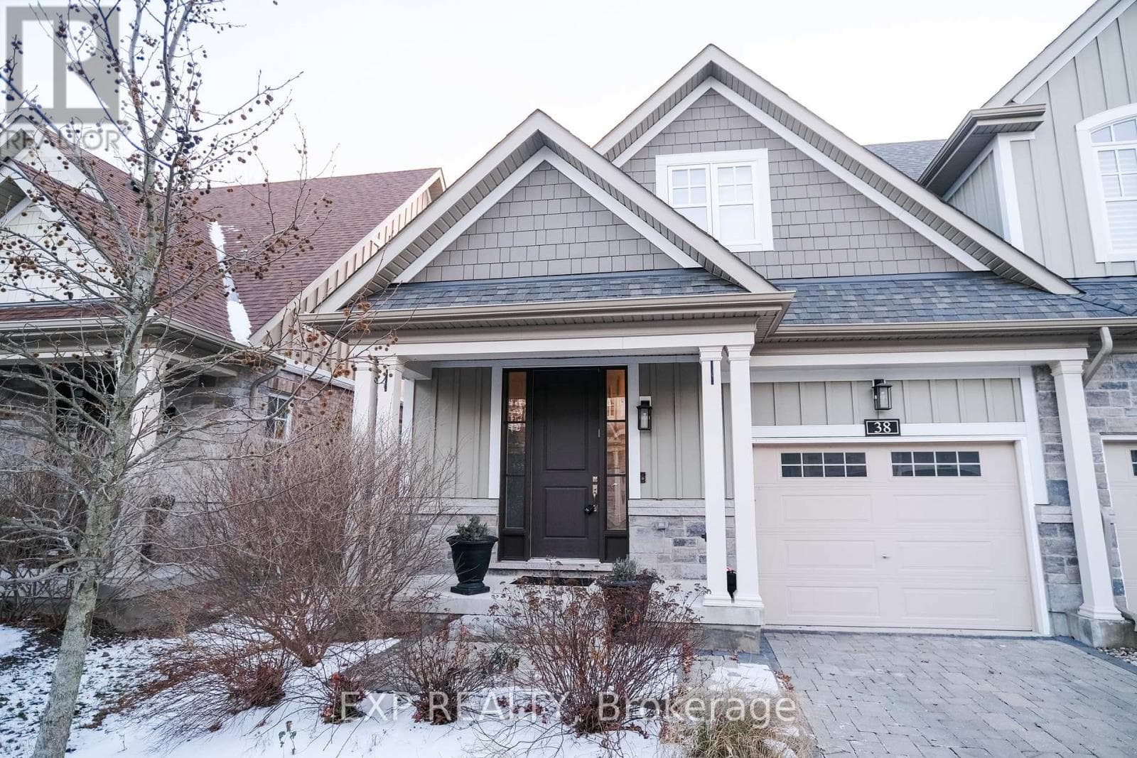 38 WINDSOR CIRCLE — photo 2