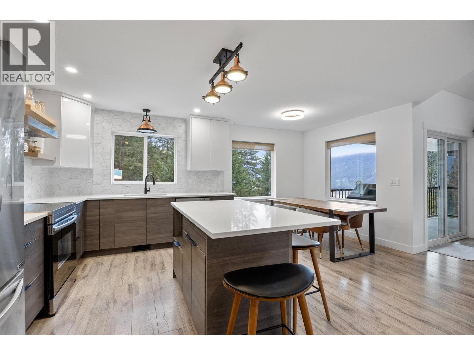 324 ORCHARD LAKE Road — photo 4