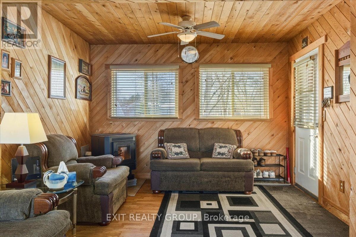 33 WILLOW POINT ROAD, Central Lakes — photo 2