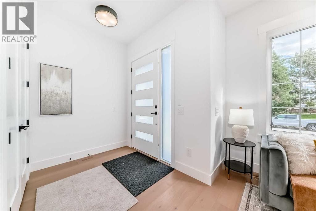 2426 53 Avenue SW — photo 3