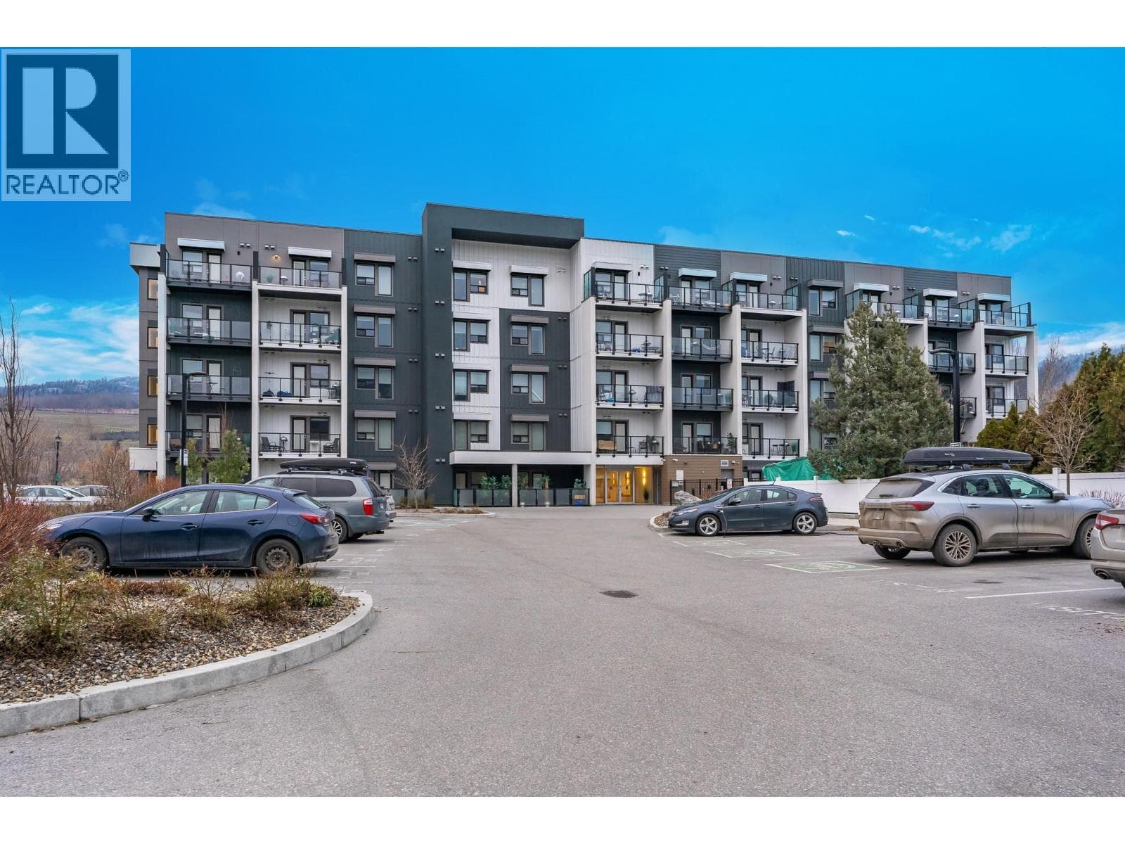 2555 LAKESHORE ROAD UNIT 310, Interior REALTORS® — photo 2