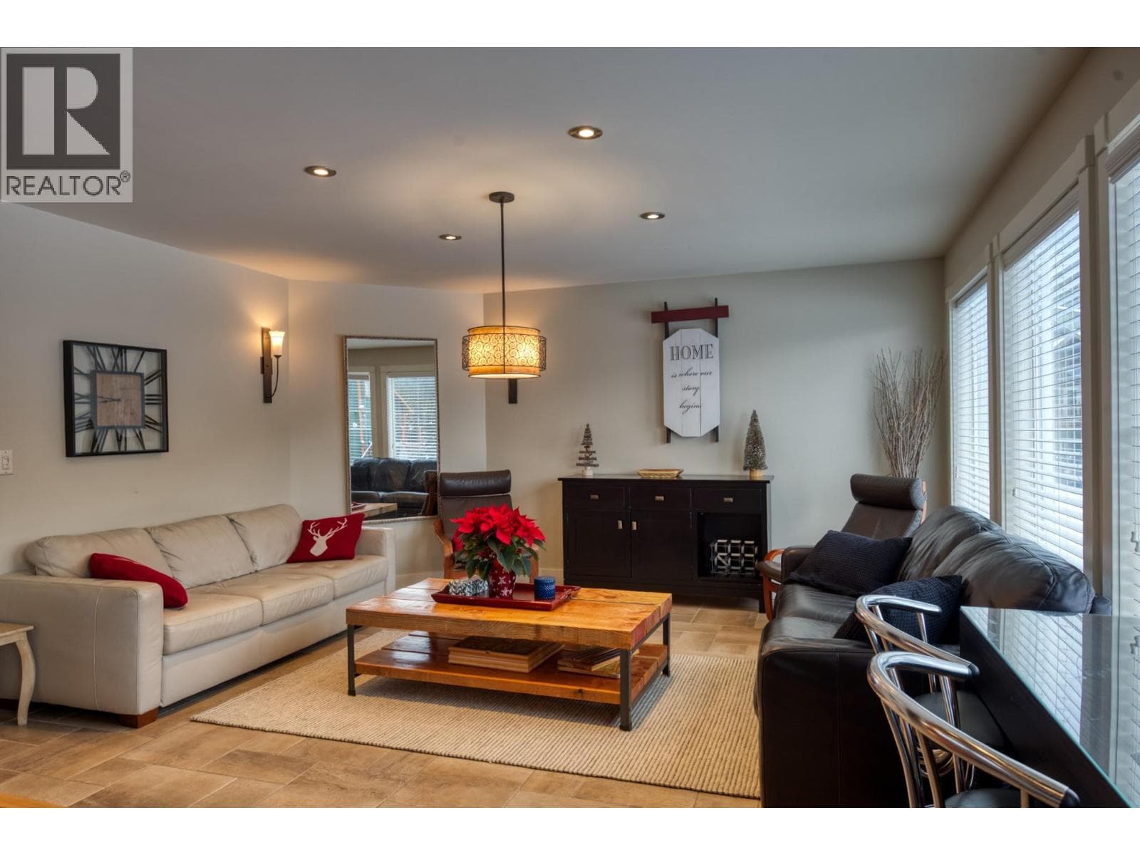 152 CLEARVIEW Crescent, Interior REALTORS® — photo 4
