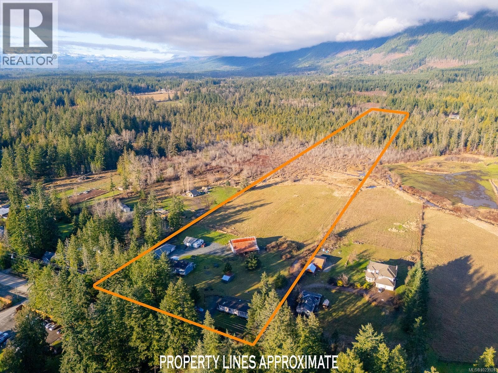 7801-7807 Beaver Creek Rd, Vancouver Island — photo 2