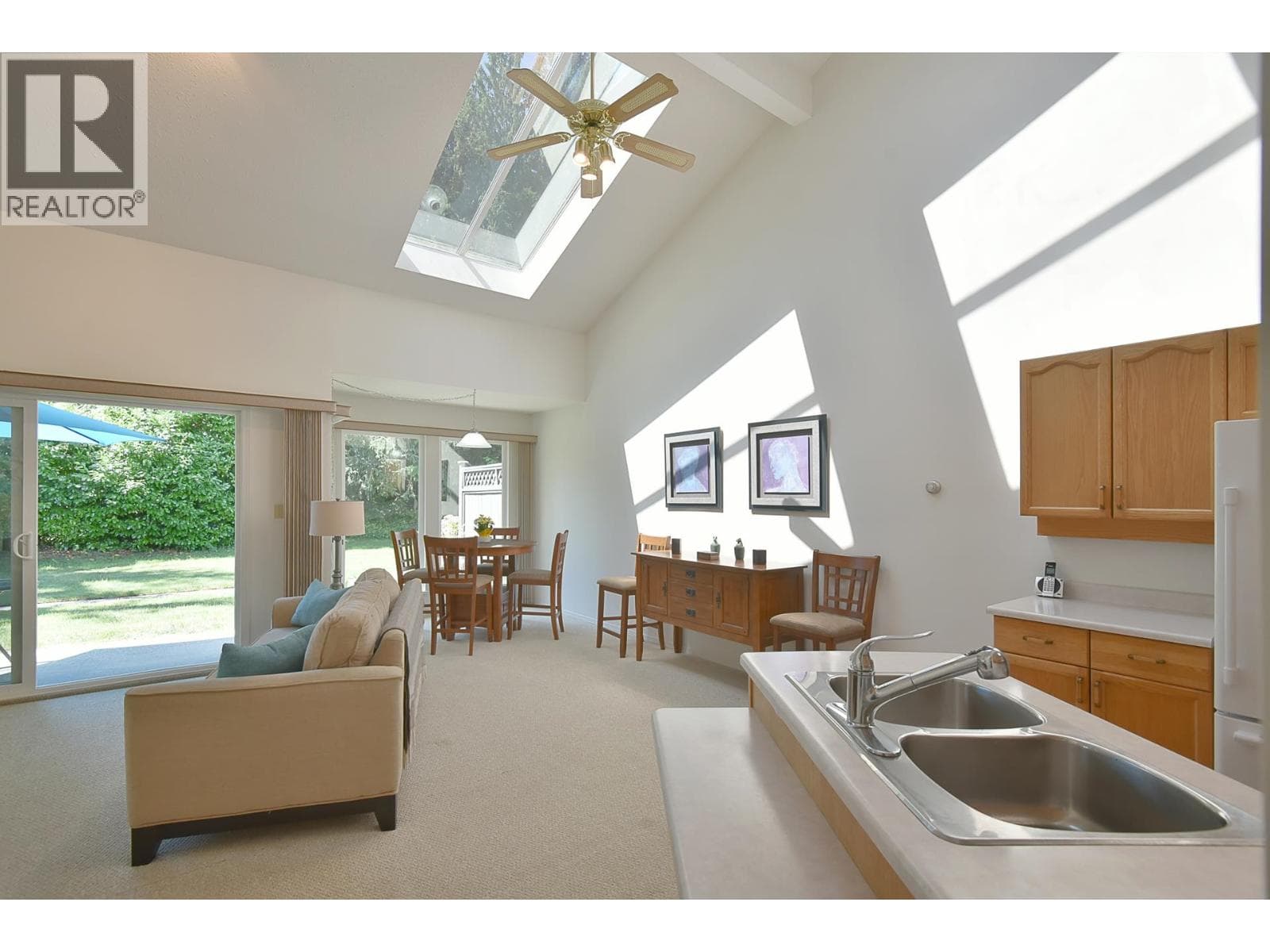 11 5761 WHARF AVENUE, Greater Vancouver — photo 2