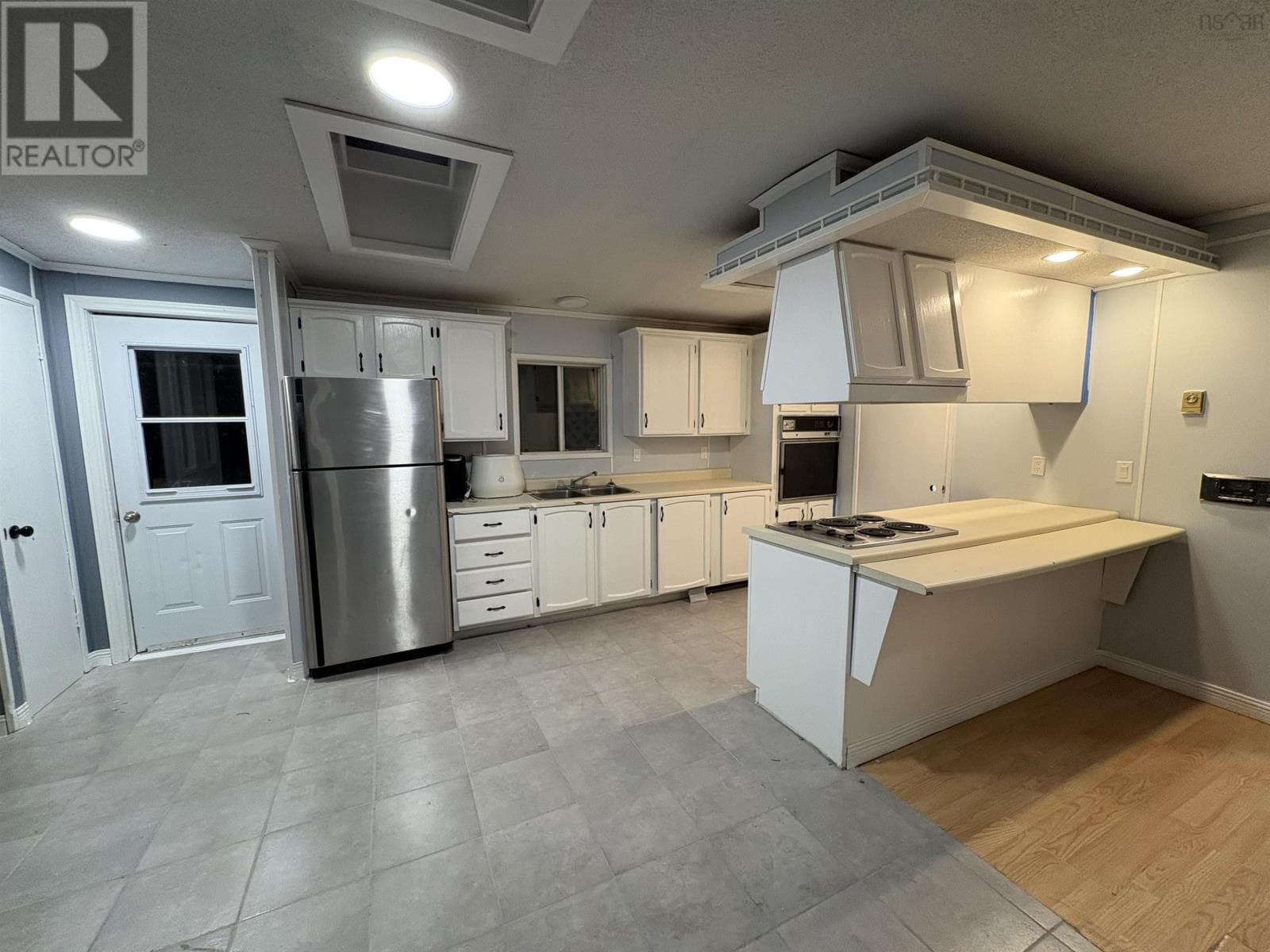 47 MACINTOSH DRIVE — photo 3