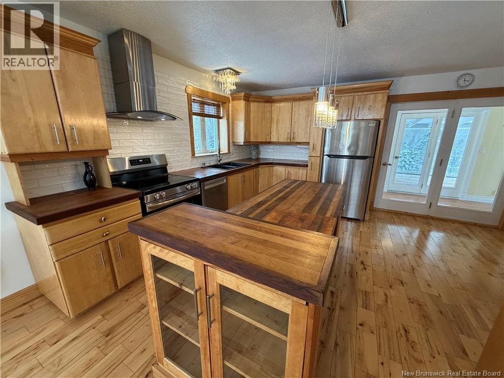 2104 ROAD CORMIER — photo 4