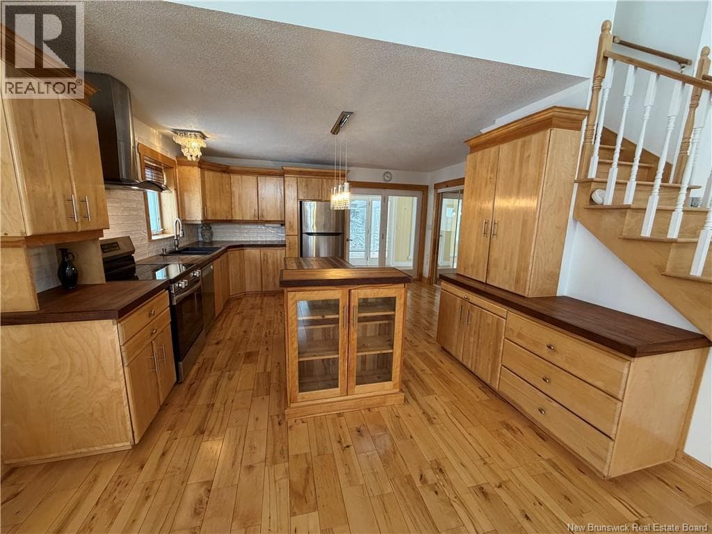 2104 ROAD CORMIER — photo 5