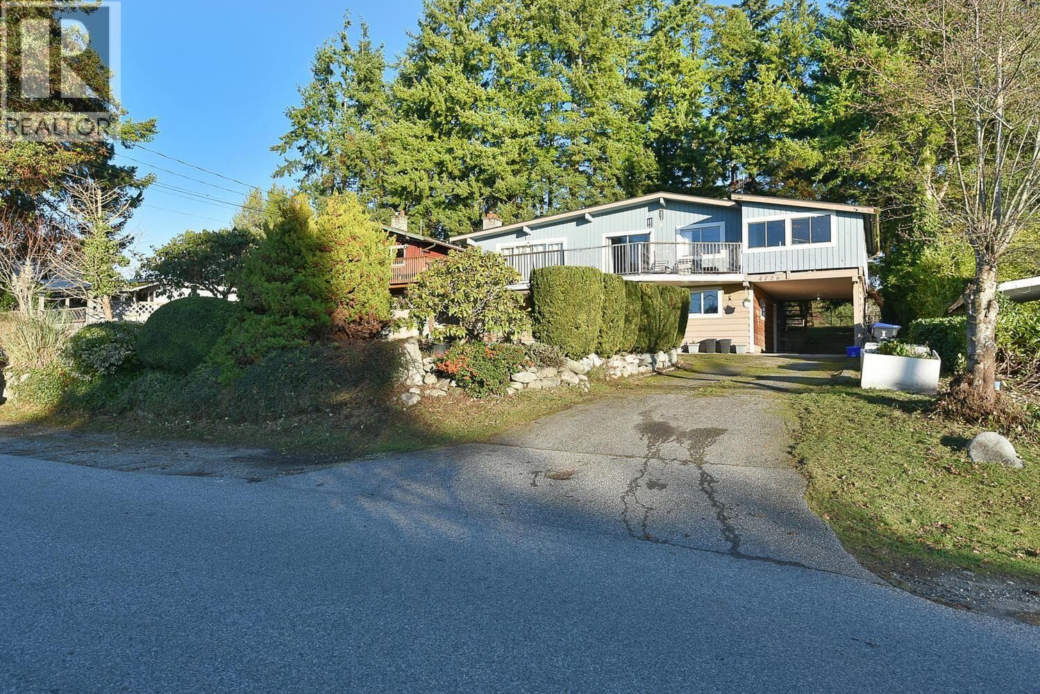 4726 LAUREL AVENUE, Greater Vancouver — photo 2