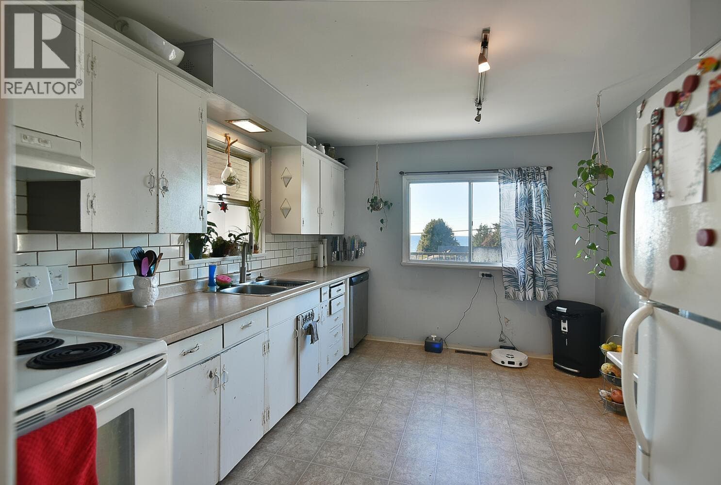 4726 LAUREL AVENUE, Greater Vancouver — photo 3