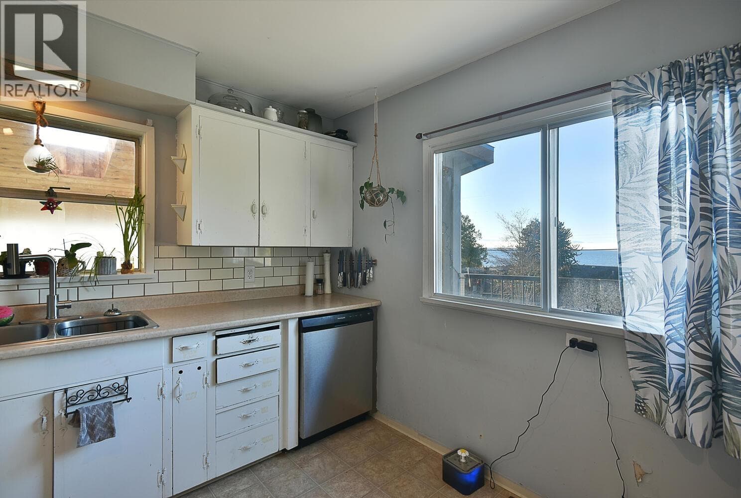 4726 LAUREL AVENUE, Greater Vancouver — photo 4