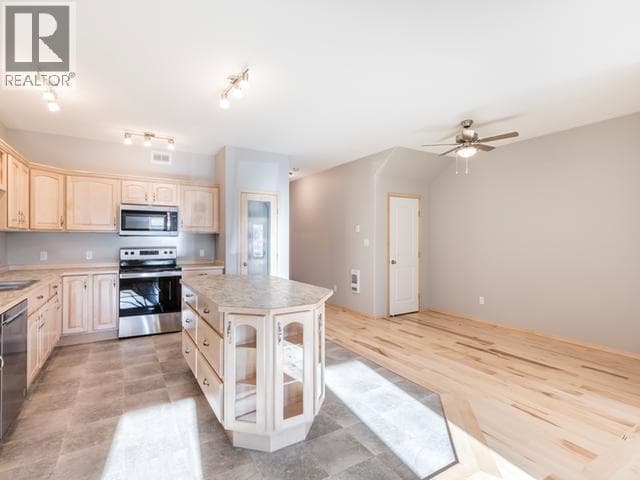 41 WYVERN AVENUE — photo 5